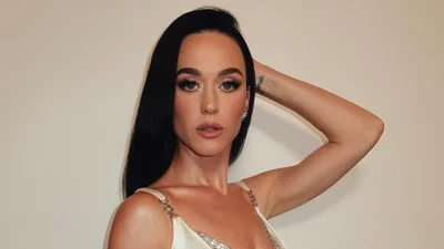 Какая красивая женщина: Кэти Перри примерила сразу два образа от украинских брендов