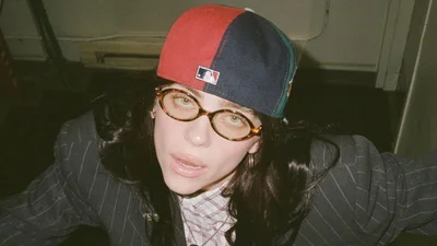 Від Гейлі Бібер до Біллі Айліш: модниці вибирають ці круті окуляри