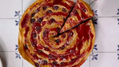 Красивіше та смачніше за торт: пиріг з тіста філо з замороженою вишнею