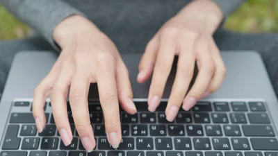 Підбірка вражаючих привітань з Днем жінок-правозахисників 2024: картинки та проза для максимального натхнення