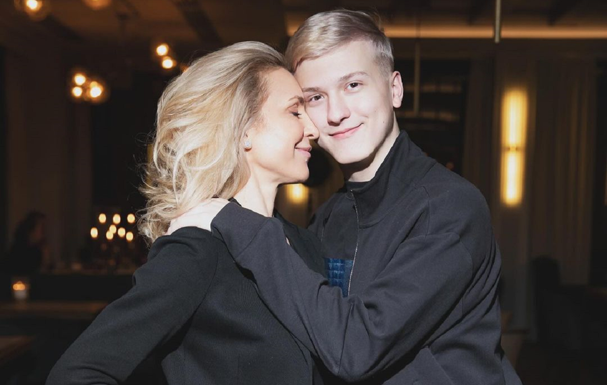 Мать Узелкова не пустила на похороны боксера его экс-супругу - фото 658849