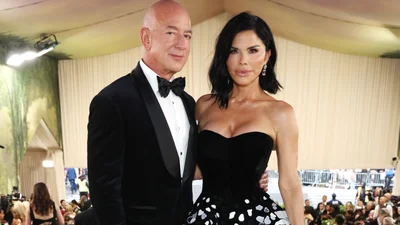 "Не шкодують грошей", - Джефф Безос і Лорен Санчес визначилися з датою весілля