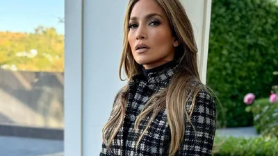 Дженнифер Лопес поразила редким выходом в свет с 16-летней дочерью - фото