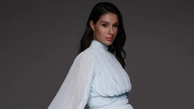 Беременная жена Иракли Макацария поразила новой фотосессией в коротком платье