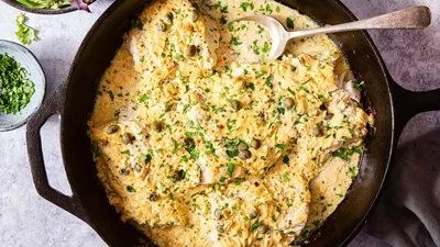 Недорога рибна вечеря: готуємо хека в сметано-гірчичному соусі