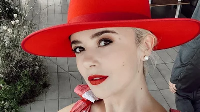 Эмоционально тяжелый визит: Мика Ньютон оказалась в онкологическом центре