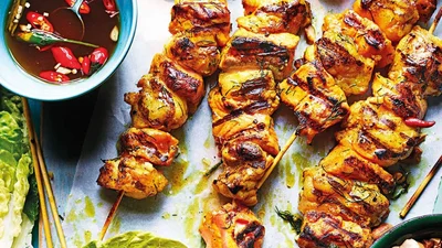 Фуршет на Новий рік: готуємо цікаві закуски з м’яса на шпажках