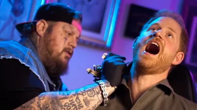 Принц Гаррі набив своє перше тату, і ось відео