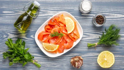 Економимо й готуємо вдома слабосолоний лосось усього за 10 хвилин