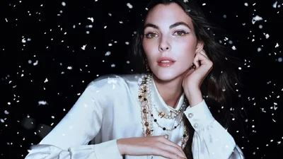 Chanel представил рождественскую рекламу с украинским "Щедриком" с участием возлюбленной Леонардо Ди Каприо