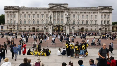 Букингемский дворец закрывают - и вот почему