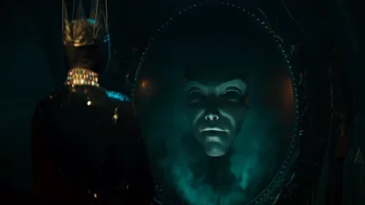 Галь Гадот – Злая королева и зеркало из "Шрека": в сеть слили новый трейлер "Белоснежки"