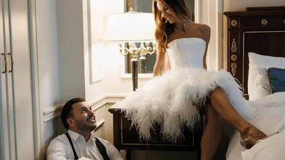 Григорій і Христина Решетніки влаштували грайливу фотосесію в готельному номері