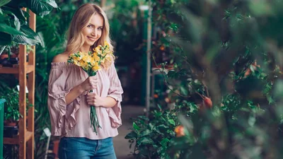 Креативные поздравления с Днем ангела Юлии 2024 - классные картинки и проза, которая способна развеселить