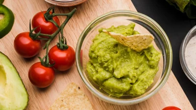 Гуакамоле по-українськи: Євген Клопотенко дав рецепт відомого мексиканського соусу з українських продуктів