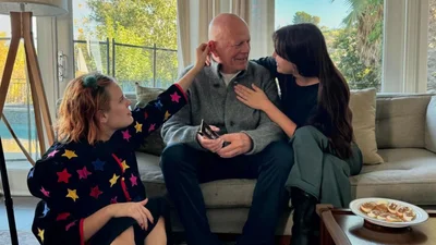 В кругу родных: как голливудские знаменитости провели День благодарения