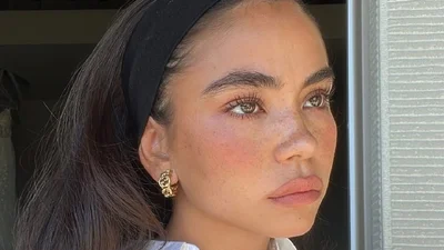 Вазелін для вій: чи допомагає для їх росту й ефектному підкрученому вигляду