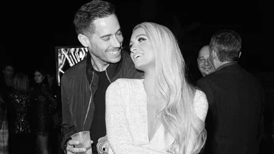 "Ты наполнил мои дни счастьем": Пэрис Хилтон показала, как надо поздравлять мужа с годовщиной, чтобы все плакали