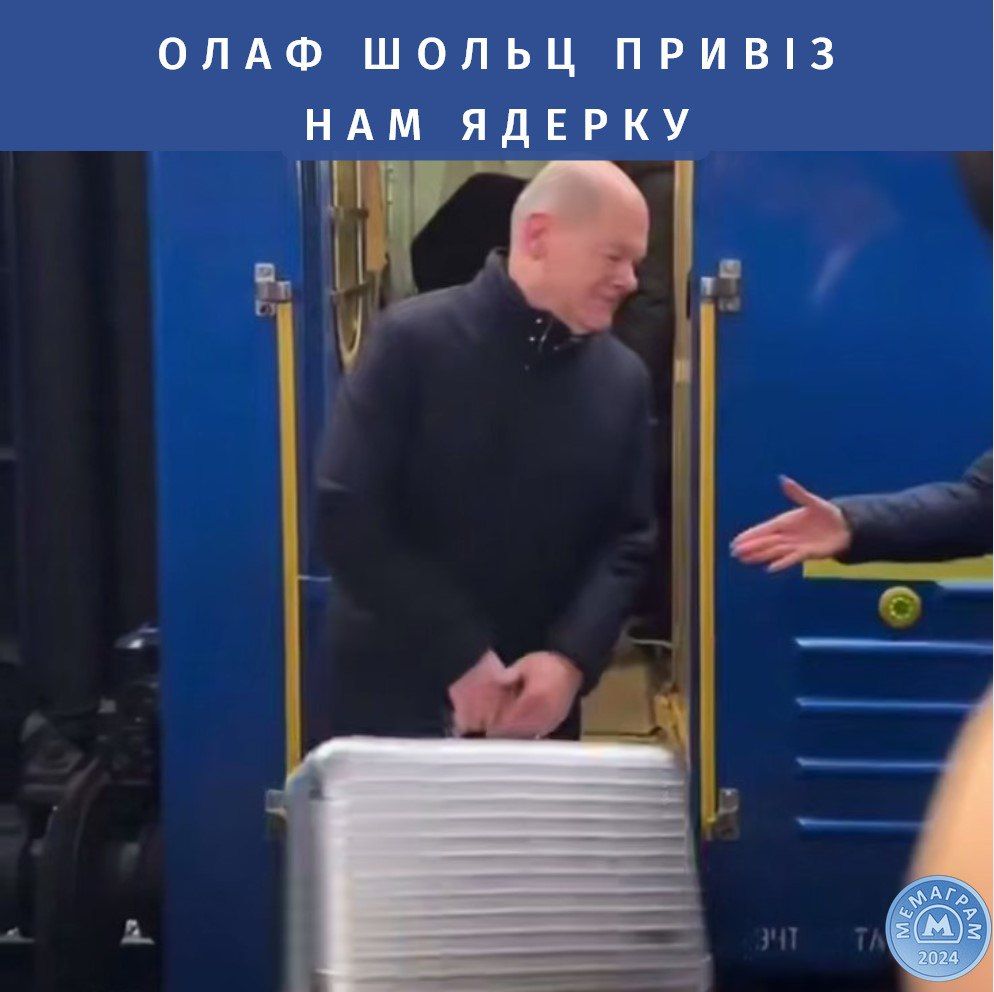 Что в чемодане Шольца: смотри мемы о визите канцлера Германии в Киев - фото 663395