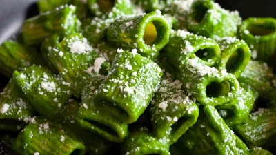 Ніжна паста в зеленому соусі, яка зігріє і смачно нагодує взимку