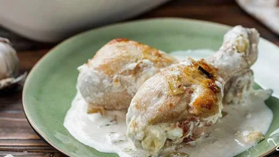 Куриные голени в кефире - быстрый рецепт ужина от Евгения Клопотенко