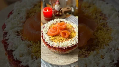 Вечная классика новогоднего меню: готовим салат "Шуба по-богатому" по новому рецепту