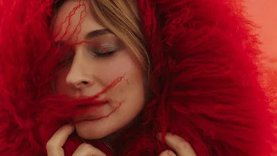 TAYANNA презентовала саундтрек для праздничной резиденции Санты