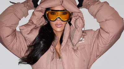 Ким Кардашьян получила серьезную травму: какое-то время будет ходить с костылями