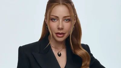 Тіна Кароль підкорила шанувальників фото з 16-річним сином у стильній військовій формі