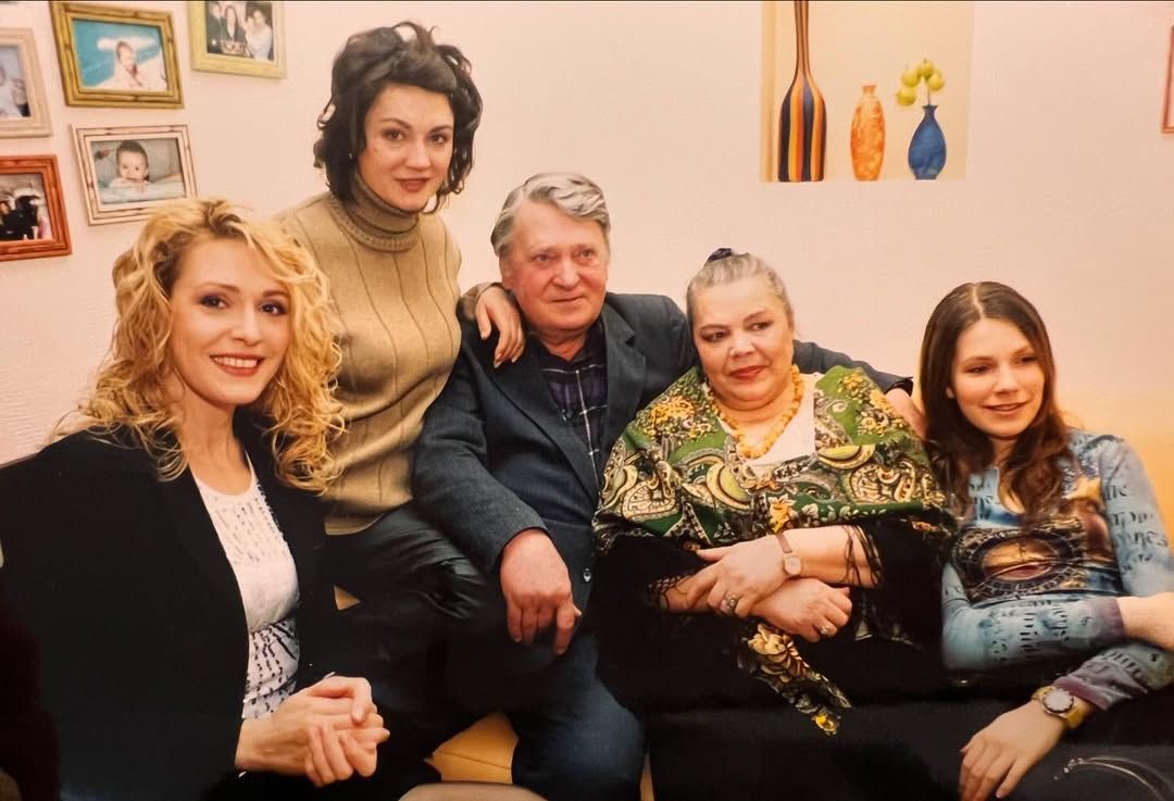 Ольга Сумская ответила, общается ли с сестрой после конфликта - фото 665566