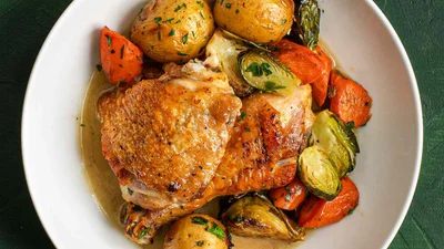 Уютно, вкусно и сытно: готовим запеченные куриные четверти с овощами