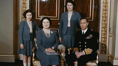 Як двічі розлучена американська світська левиця змінила життя королеви Єлизавети II