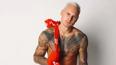 Экс-супруг Анны Седоковой Янис Тимма покончил с собой, и в сети обвиняют певицу