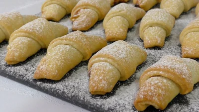 Пісочні цитрусові рогалики зі згущеним молоком, які не залишать байдужим жодного ласуна