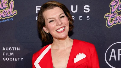 Милла Йовович отпраздновала День рождения без мейка – как актриса изменилась сквозь годы