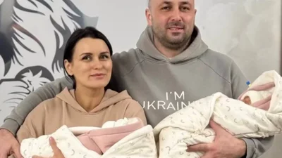 Ліза Глінська народила двійню - трепетне фото й відео малюків