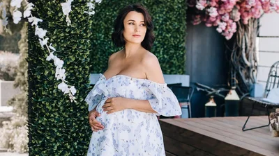 Лиза Глинская призналась, сколько килограмм набрала во время беременности, и показала, как изменилось ее тело после родов