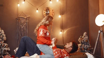 7 романтических жестов, которые помогут оживить отношения во время праздников
