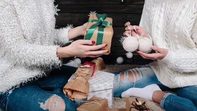 Подарки на праздники в последний момент: идеи наборов, которые можно быстро собрать