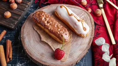 Готовим дома эклеры со сливочным кремом, молочным шоколадом и орехами