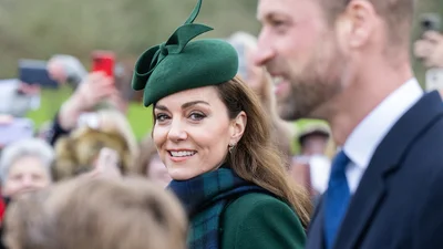 Она безупречна: Кейт Миддлтон выбрала красивый образ для выхода на Рождество