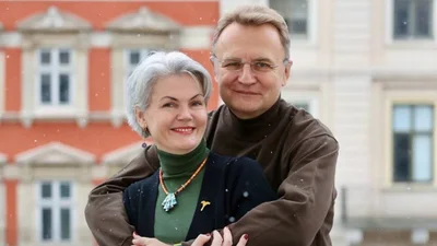 660 квадратів і власний ліфт: Андрій Садовий та його дружина показали свій будинок