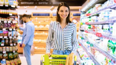 Новогодняя корзина с NOVUS: какие акции подготовила сеть супермаркетов