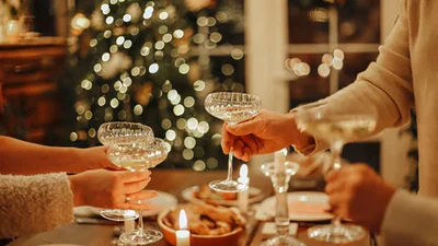 Новорічні тости 2025: як стати зіркою застілля за 5 хвилин