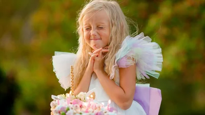 З іменинами Меланії 2025: дуууже багато привітань, щоб зробити цей день чудовим