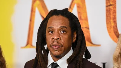 Судья вынес промежуточное решение по обвинению Jay-Z в изнасиловании несовершеннолетней