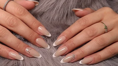 Элегантный маникюр на Новый год, который можно носить и после праздников