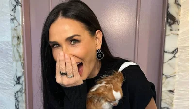 Демі Мур розсмішила усіх підписників незвичним челенджем для зняття стресу