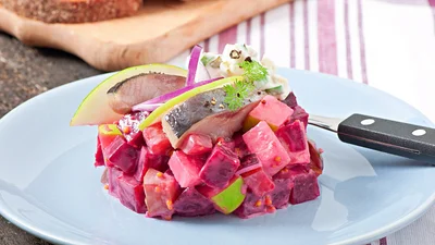 Как приготовить "Шубу" на Новый год: 3 оригинальных рецепта, которые приятно удивят