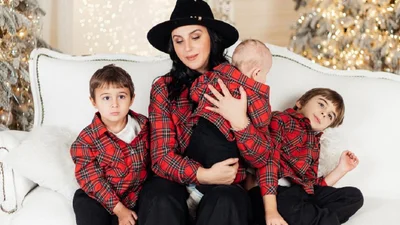 Джамала зробила стильну фотосесію з синами у Family Look – фото